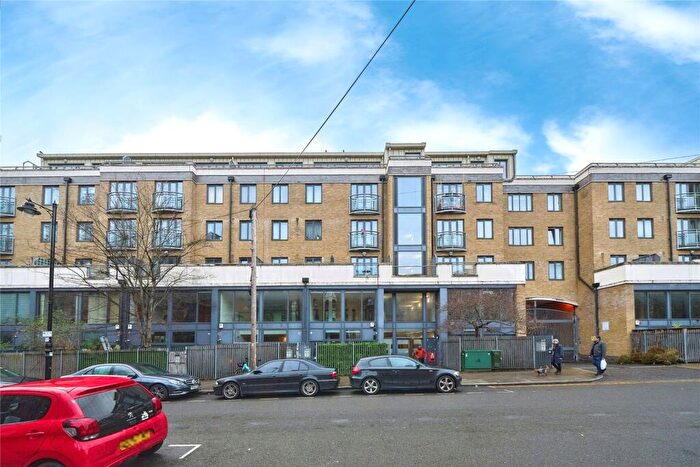 2 Bedroom Flat For Sale In Fairfield Road, London, E3