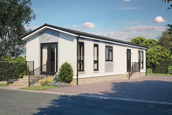 2 Bedroom Mobile/park Home For Sale In Redhill Court, Watton, IP25