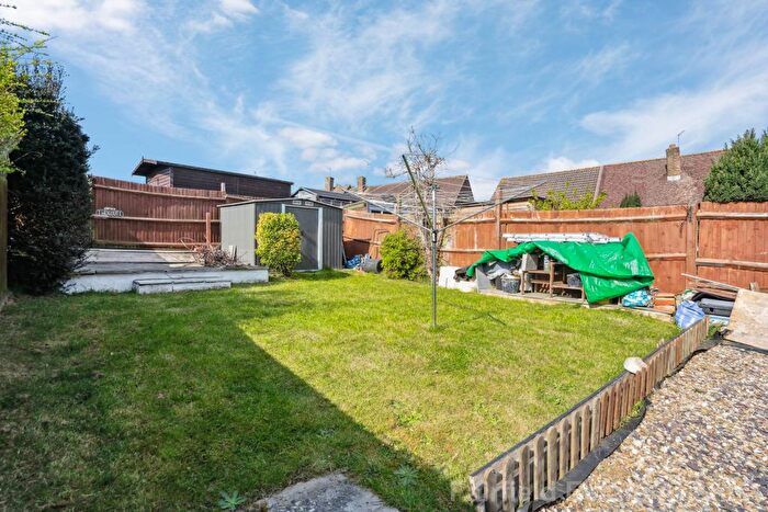 3 Bedroom Terraced House For Sale In Embleton Road, South Oxhey, WD19