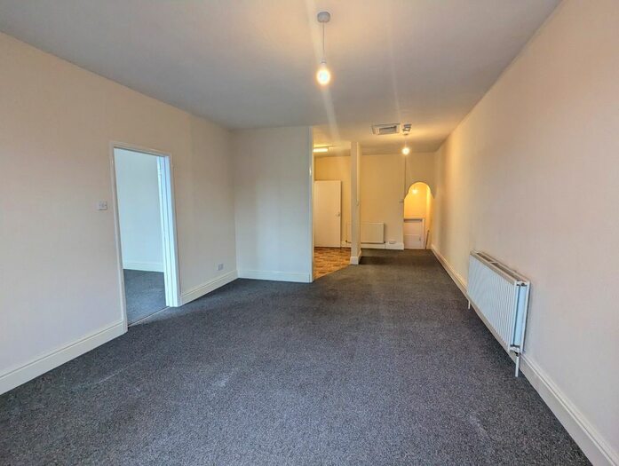 2 Bedroom Flat To Rent In Wellingborough Road, Rushden, NN10