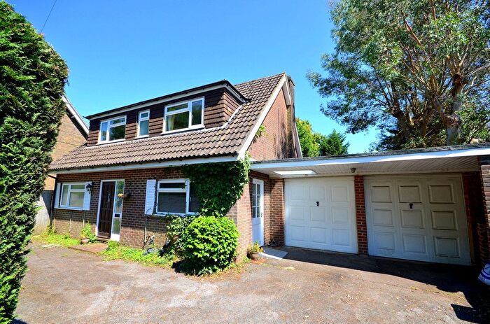 3 Bedroom Detached House For Sale In Loxwood Road, Alfold, GU6