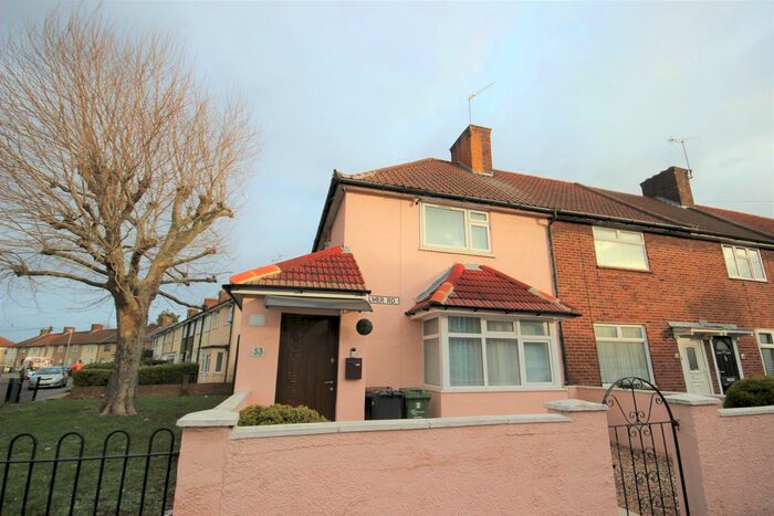 2 Bedroom End Of Terrace House To Rent In Aylmer Road, Dagenham, RM8