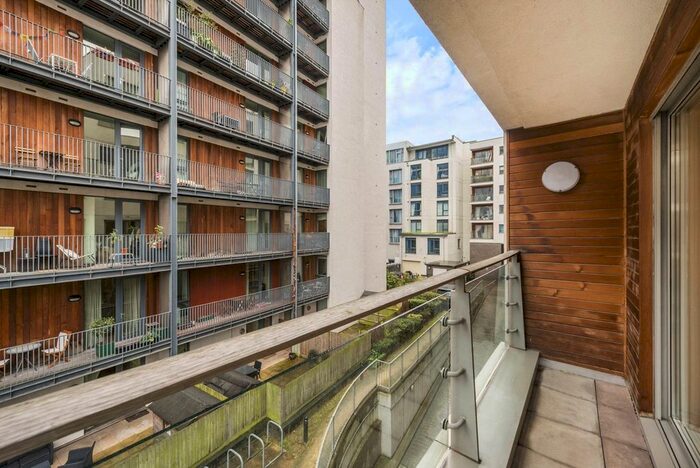 2 Bedroom Flat To Rent In Long Lane, London, SE1