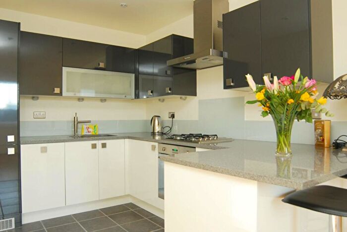 2 Bedroom Flat To Rent In Graphite Building, Old Street, London, N1