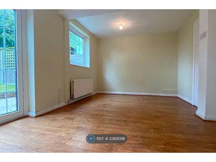4 Bedroom Terraced House To Rent In Paul Gardens, Croydon, CR0