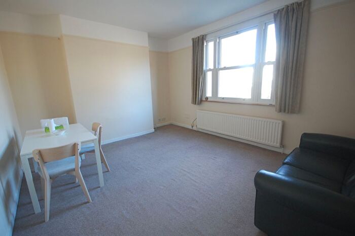 2 Bedroom Flat To Rent In Brooks Road, Chiswick, W4