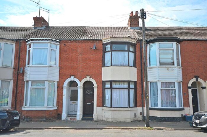 3 Bedroom Terraced House For Sale In Countess Road, Northampton, NN5