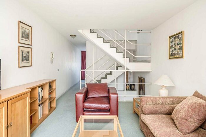 3 Bedroom Flat For Sale In Barbican, Ben Jonson House, EC2Y