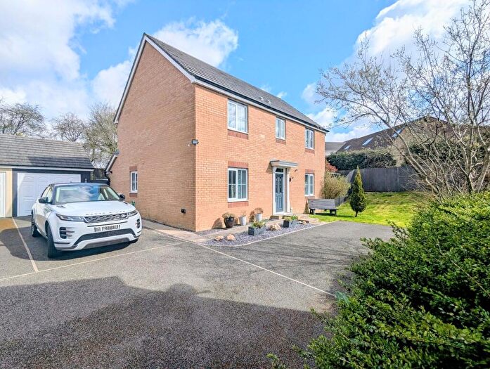 4 Bedroom Detached House For Sale In Parc Y Garreg, Kidwelly, Carmarthenshire., SA17