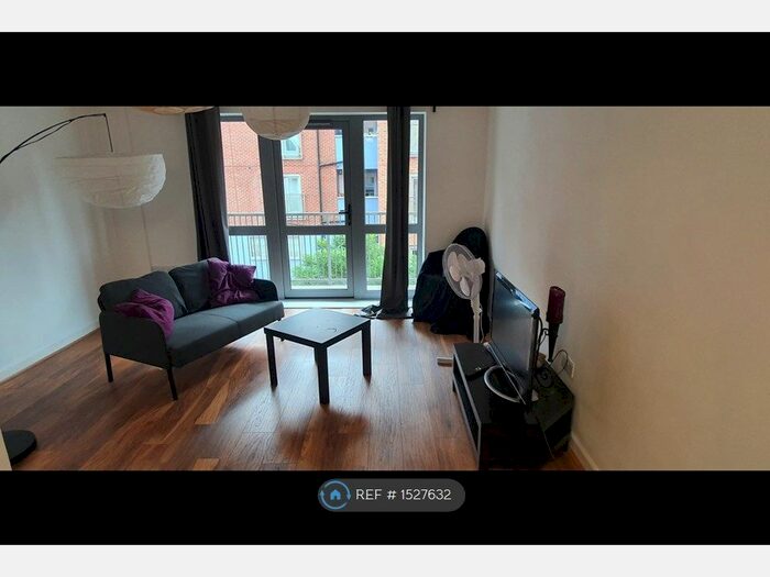 2 Bedroom Flat To Rent In Glasshouse Fields, London, E1W