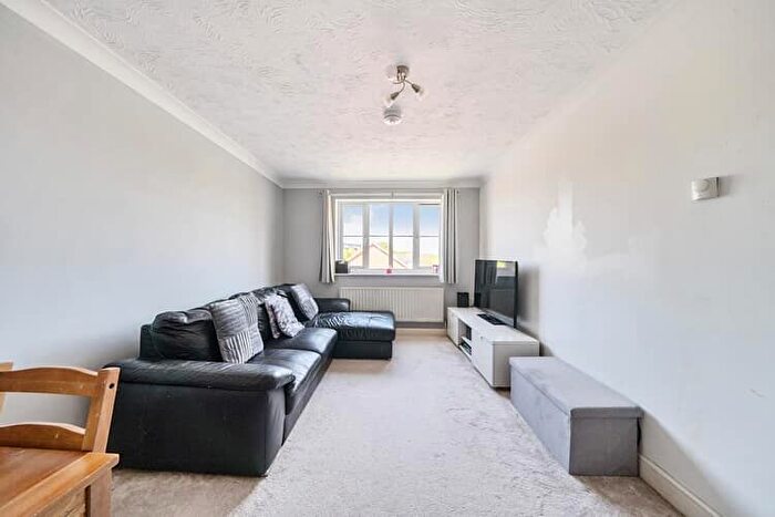 2 Bedroom Flat For Sale In Teale House, Hoddesdon, Hertfordshire, EN11