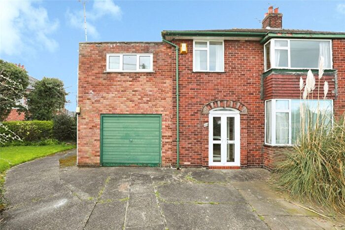 4 Bedroom Semi Detached House For Sale In Greenway, Crewe, Cheshire, CW1