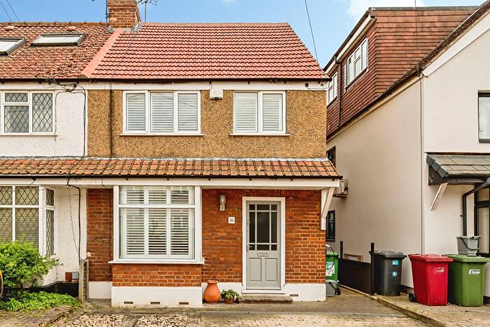 3 Bedroom Semi Detached House For Sale In Westfield Road, Slough, SL2