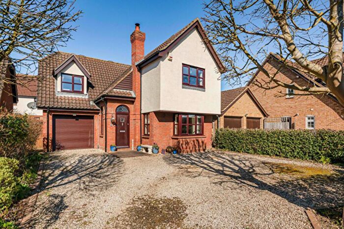 4 Bedroom Detached House For Sale In Tawny Crescent, Hartford, Huntingdon., PE29