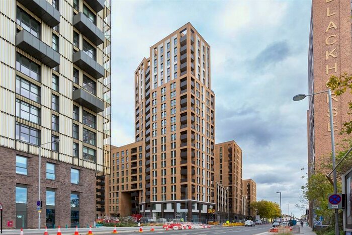 3 Bedroom Flat To Rent In Green Ferry Way, London, E17