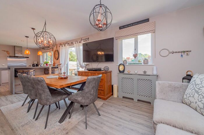 5 Bedroom Detached House For Sale In Riddles Avenue, Willaston, Nantwich, Cheshire, CW5