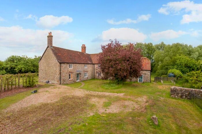 5 Bedroom Detached House To Rent In West Kennett, SN8