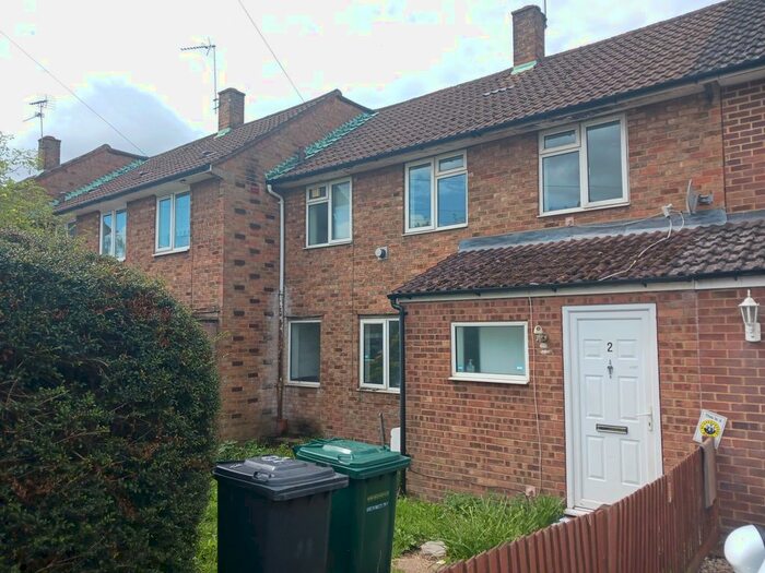 4 Bedroom Terraced House To Rent In Connaught Road, Barnet, Pz, EN5