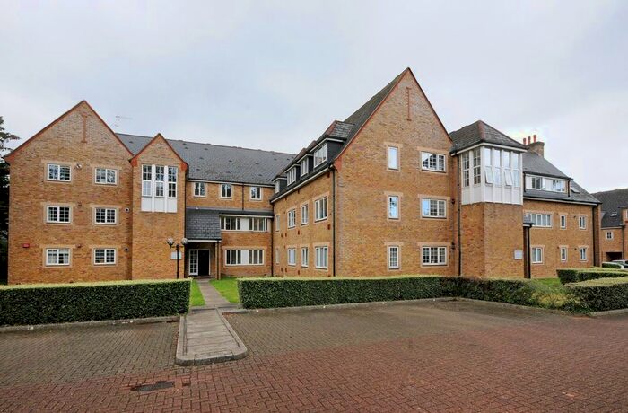 2 Bedroom Flat To Rent In Gatcombe Mews, Hanger Lane, London, W5