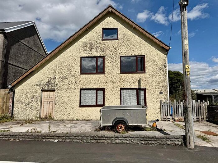 3 Bedroom Detached House For Sale In Carmarthen Road, Cross Hands, Llanelli, SA14
