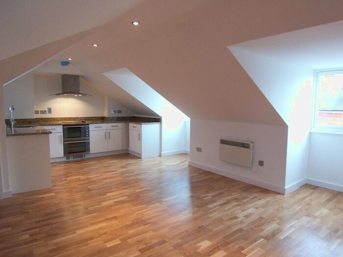 1 Bedroom Flat To Rent In Tuns Lane, Henley-On-Thames, Oxfordshire, RG9