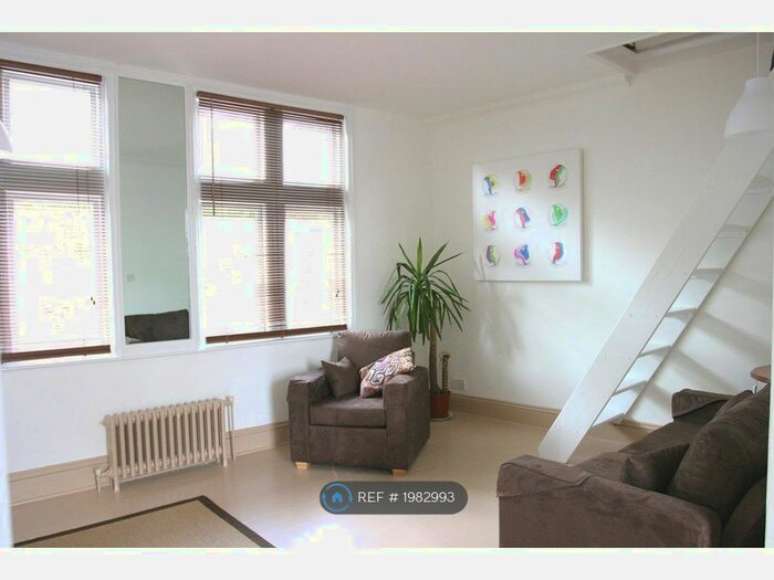 2 Bedroom Flat To Rent In Chiswick High Road, London, W4