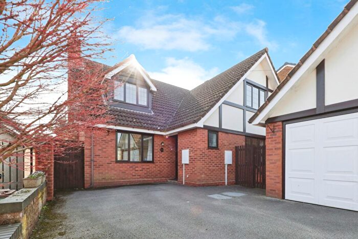 4 Bedroom Detached House For Sale In Bickenhill Road, Birmingham, West Midlands, B37