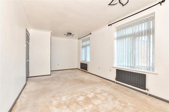 3 Bedroom Semi-Detached House For Sale In Clements Road, Ramsgate, Kent, CT12