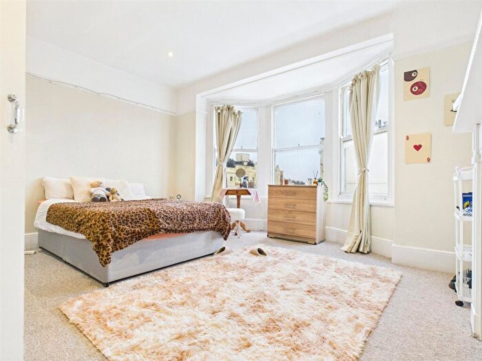 4 Bedroom Apartment To Rent In Brunswick Place, Hove, East Sussex, BN3