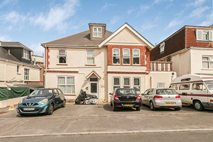 2 Bedroom Flat To Rent In Burnaby Road, Bournemouth, BH4