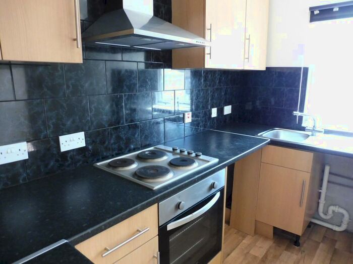 1 Bedroom Flat To Rent In Wheatley Lane, Halifax, HX3