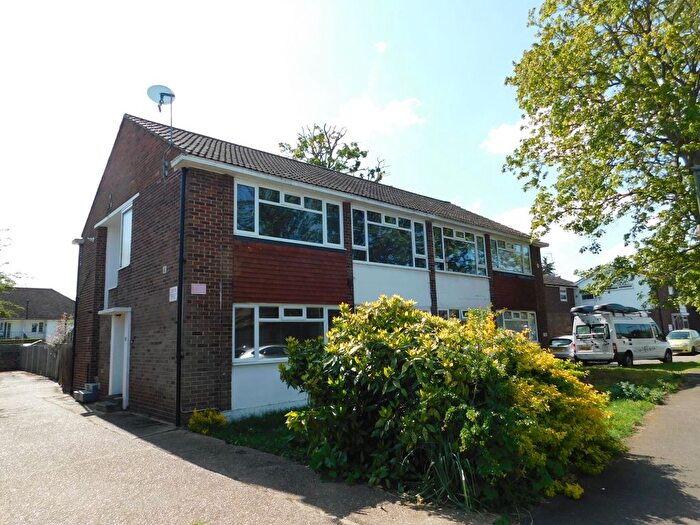 2 Bedroom Maisonette To Rent In Elizabeth Gardens, Lower Sunbury, TW16