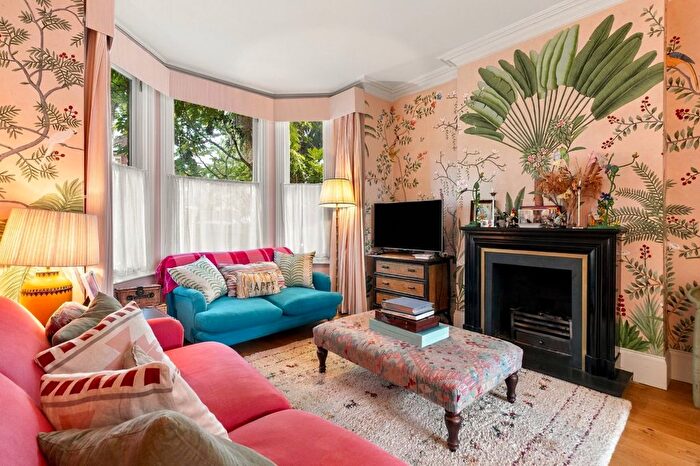 4 Bedroom Terraced House To Rent In Wallingford Avenue, Notting Hill, London, W10