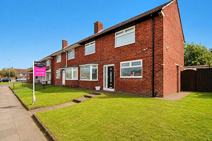 4 Bedroom Semi-Detached House For Sale In Runfold Close, Roseworth, Stockton-On-Tees, TS19