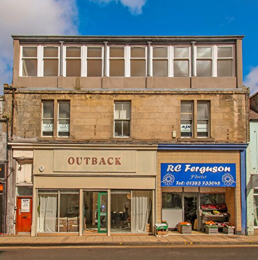 2 Bedroom Flat To Rent In B East Port, Dunfermline, Fife, KY12