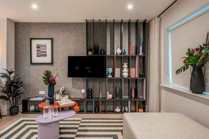 1 Bedroom Apartment For Sale In Stoke Gardens, Slough, SL1