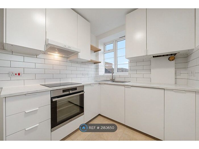 2 Bedroom Flat To Rent In Danby House, London, E9