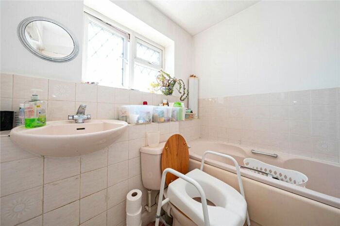 4 Bedroom Detached House For Sale In Grey Wethers, Sandling, Maidstone, ME14