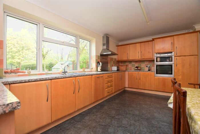 4 Bedroom Detached House For Sale In Hogwood Road, Ifold, Billingshurst, West Sussex, RH14