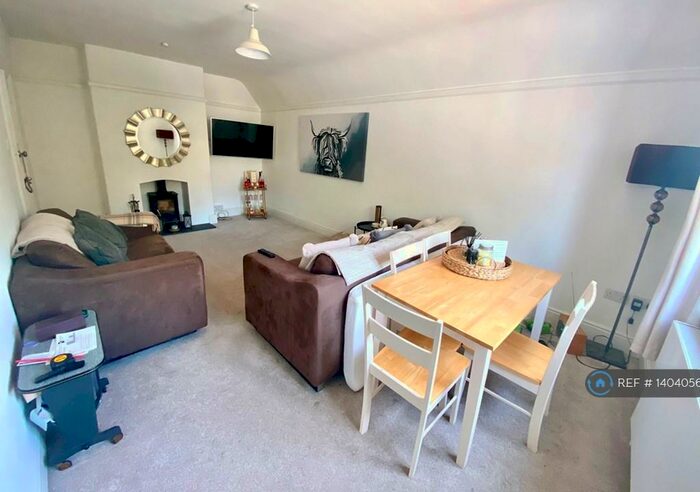 2 Bedroom Flat To Rent In Wells Road, Bristol, BS14