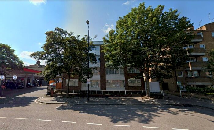 2 Bedroom Flat To Rent In Plumstead High Street, London, SE18