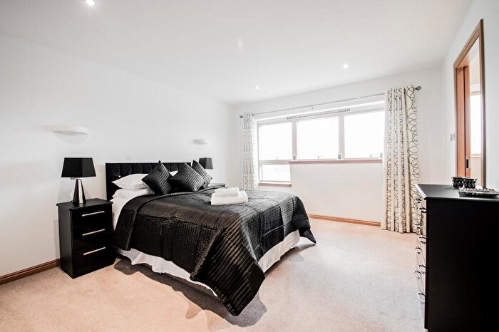 3 Bedroom Flat To Rent In Polmuir Road, Garthdee, Aberdeen, AB11