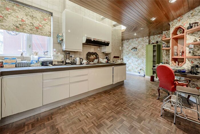 4 Bedroom Flat For Sale In Ennismore Gardens, London, SW7