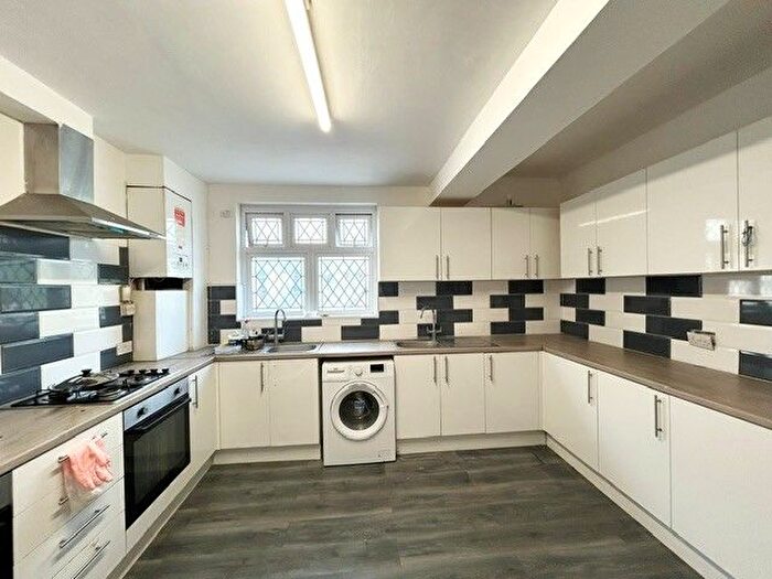 7 Bedroom Property To Rent In Romford Road, Chigwell, IG7