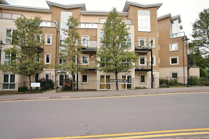 3 Bedroom Flat To Rent In Waterways, Oxford Epc Rating D, OX2