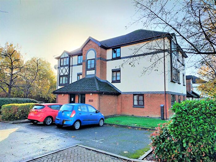 1 Bedroom Flat To Rent In Wordsworth Mead, Redhill, RH1