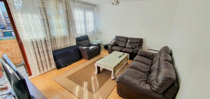 3 Bedroom Flat To Rent In John Parry Court, Hare Walk, Shoreditch, N1