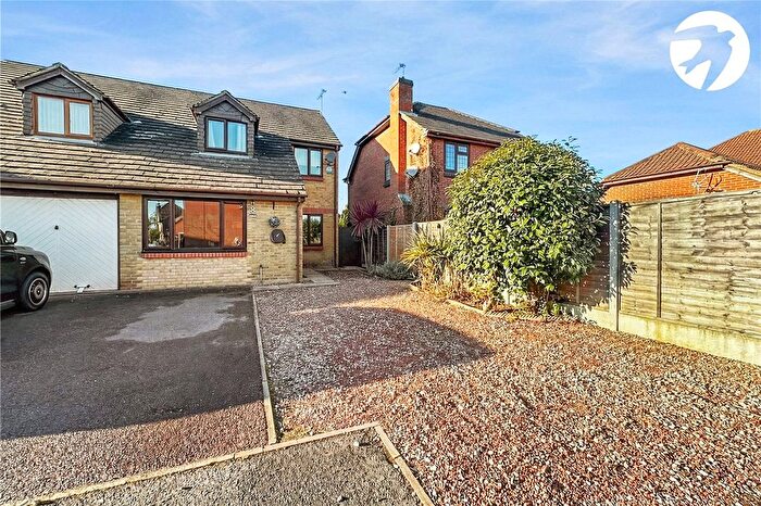 3 Bedroom Semi-Detached House For Sale In Pilgrims View, Greenhithe, Kent, DA9