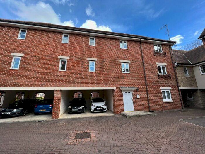 2 Bedroom Flat To Rent In Thames View, Abingdon, OX14