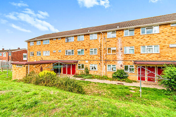 2 Bedroom Flat To Rent In Parkside, Totton, Southampton, SO40